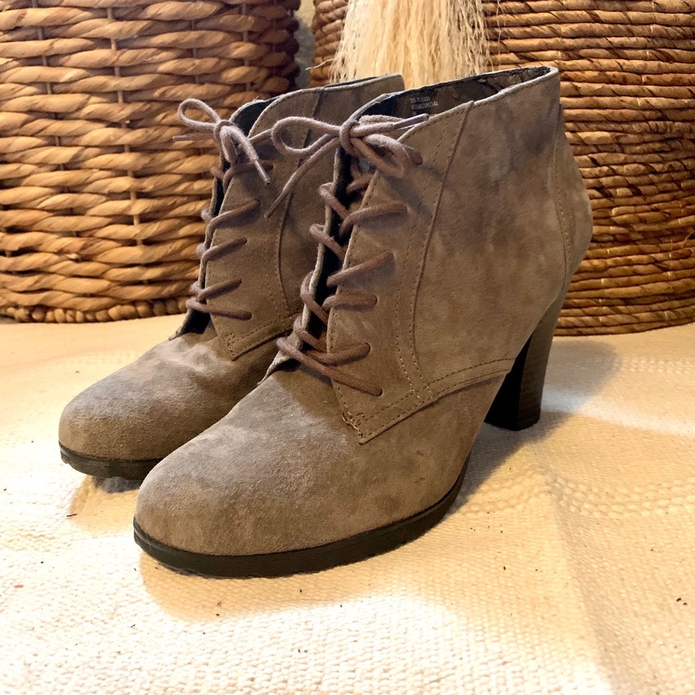 Suede boots